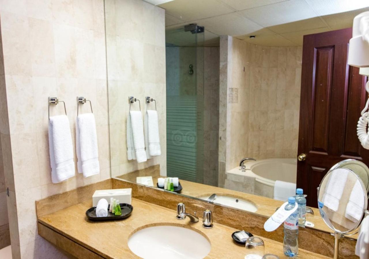 J&A Classic Hotel ليما المظهر الخارجي الصورة Bathroom