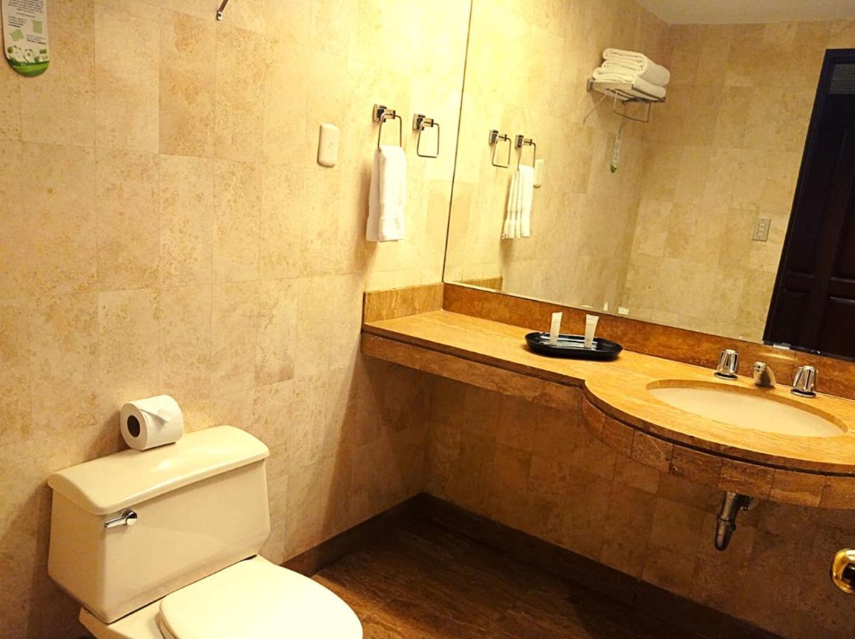 J&A Classic Hotel ليما المظهر الخارجي الصورة Bathroom