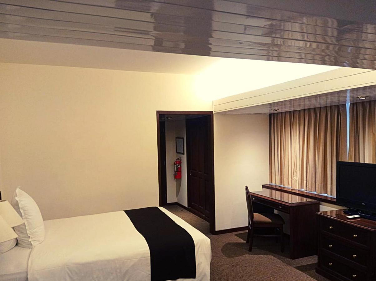 J&A Classic Hotel ليما المظهر الخارجي الصورة A room at the hotel