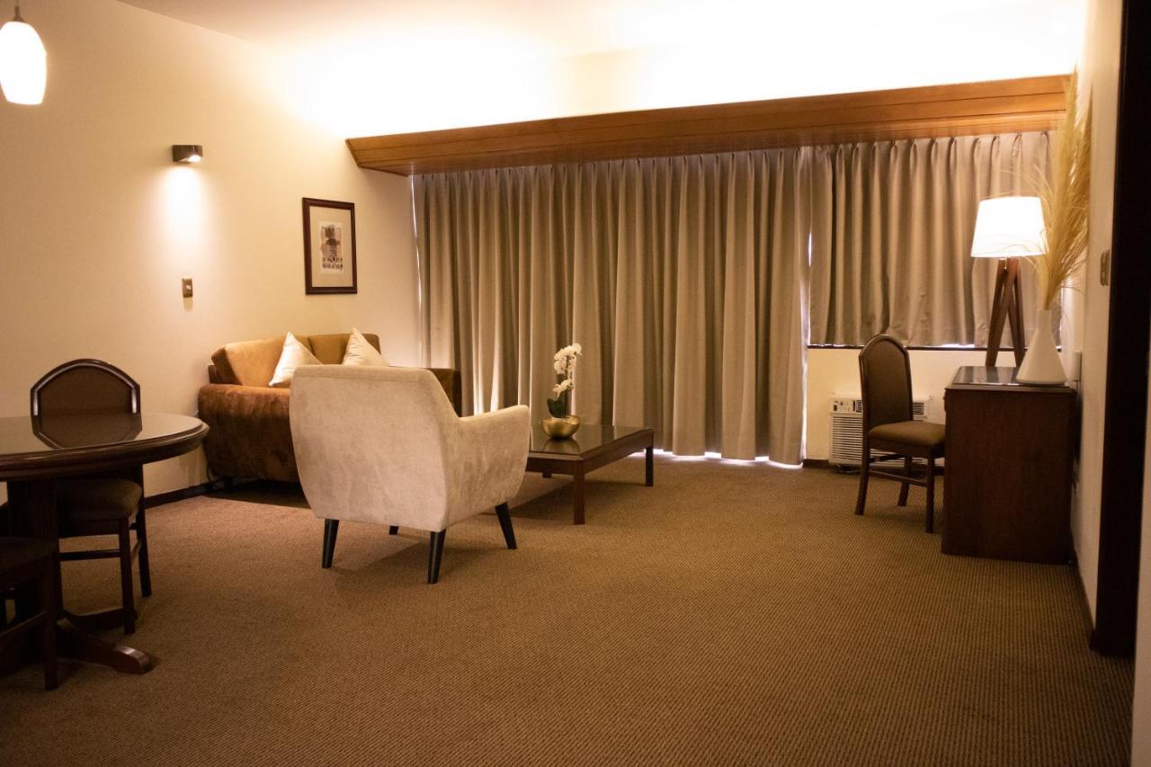 J&A Classic Hotel ليما المظهر الخارجي الصورة A typical room at the hotel