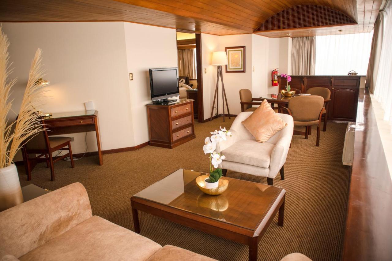 J&A Classic Hotel ليما المظهر الخارجي الصورة Suite at the hotel