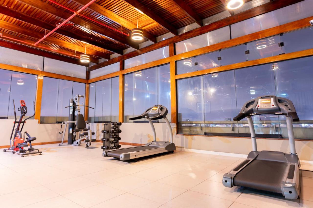 J&A Classic Hotel ليما المظهر الخارجي الصورة The gym at the hotel