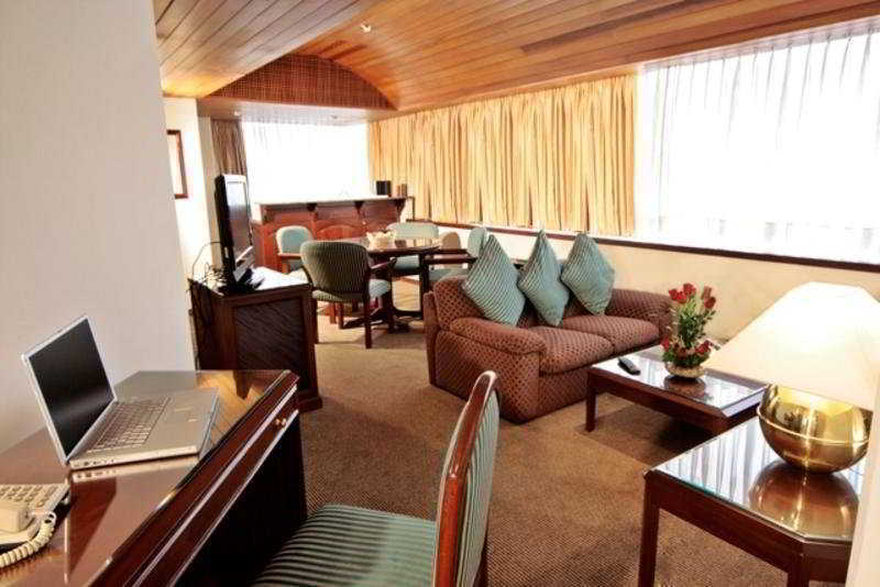 J&A Classic Hotel ليما المظهر الخارجي الصورة Suite at the hotel