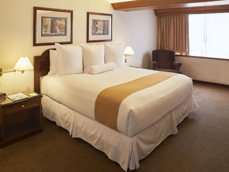 J&A Classic Hotel ليما المظهر الخارجي الصورة A typical hotel room